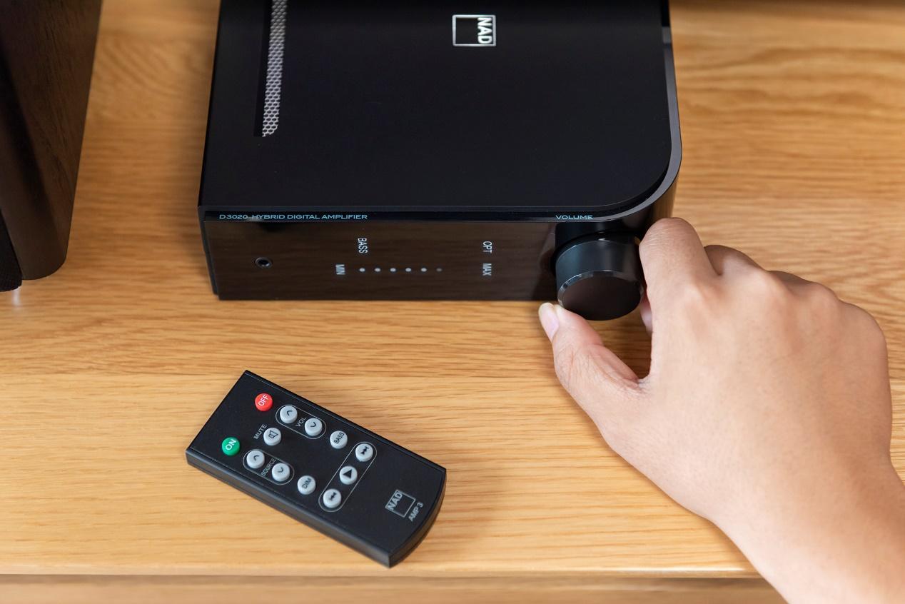 让你的耳机系统通通吃灰深度谈谈不得不服的英国NAD解码功放