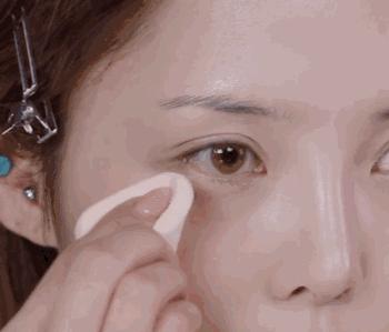 浮粉脱妆怎么补妆,脱妆浮粉怎么快速补妆