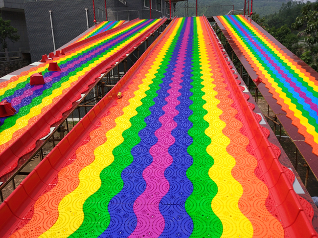 上海七彩旱雪滑道设计,景区旱雪滑道保养