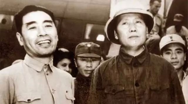 毛*东泽**与周恩来的双星定位