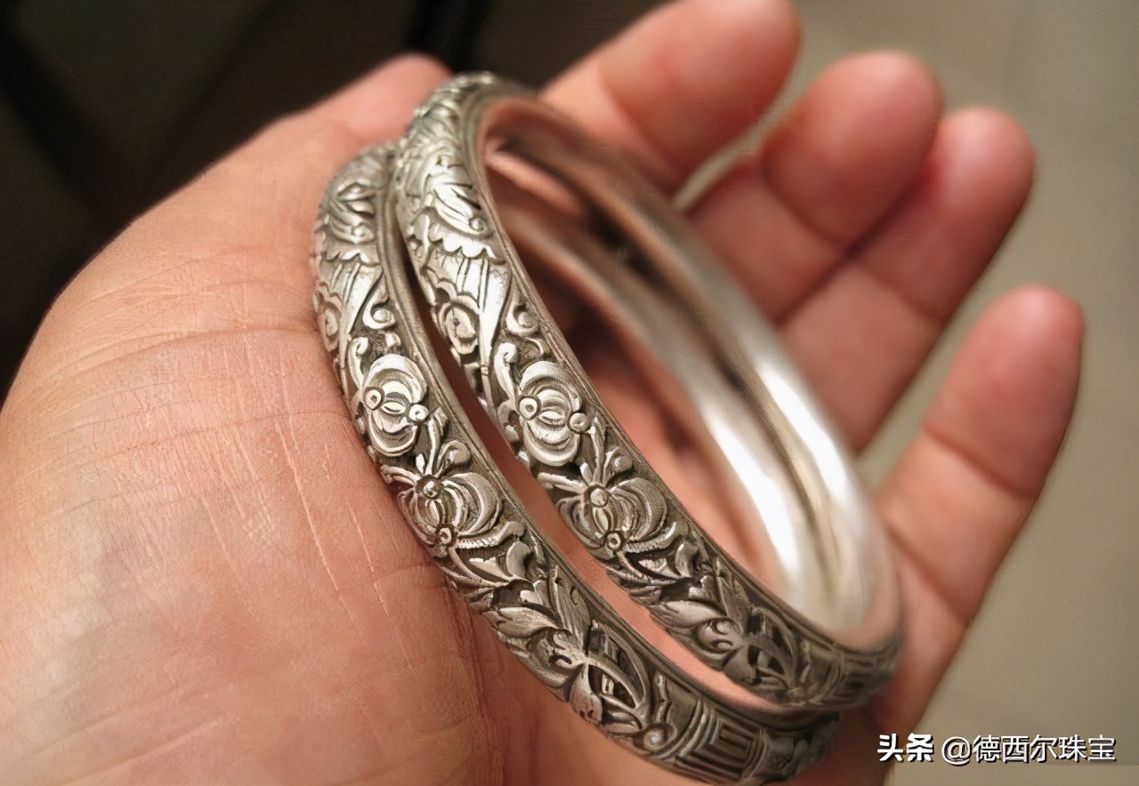 氧化的银手镯怎么清洗,银手镯氧化了怎么保养