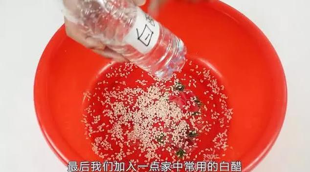 手掌脱皮太吓人，试试几样小东西，立马就能解决不少人的苦恼