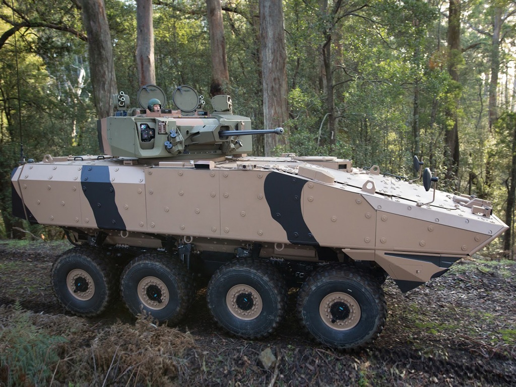 摩天大楼上面的机械怪兽,摩天大厦狂暴巨兽视频