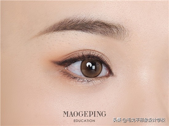 甜美公主风妆容,洋气又显可爱的妆容