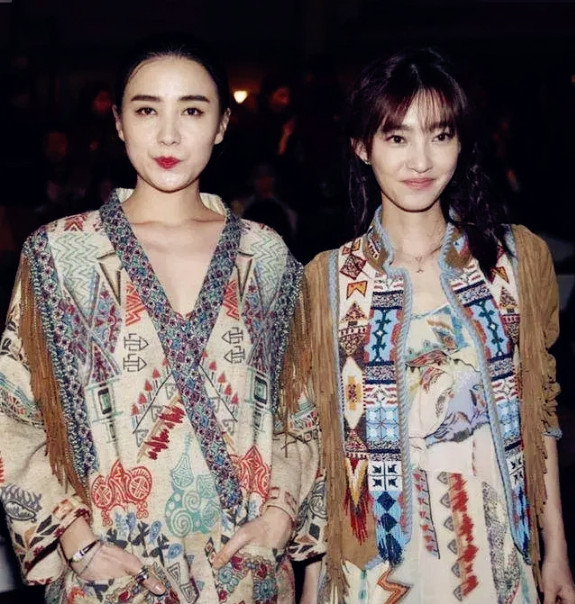 王丽坤宋佳图片,宋佳王丽坤亮相米兰时装周