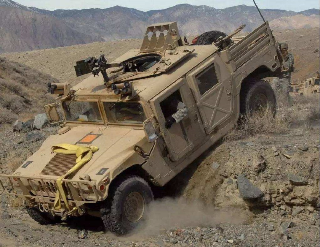 德国军车是哪个品牌,美国军队装备的悍马军车