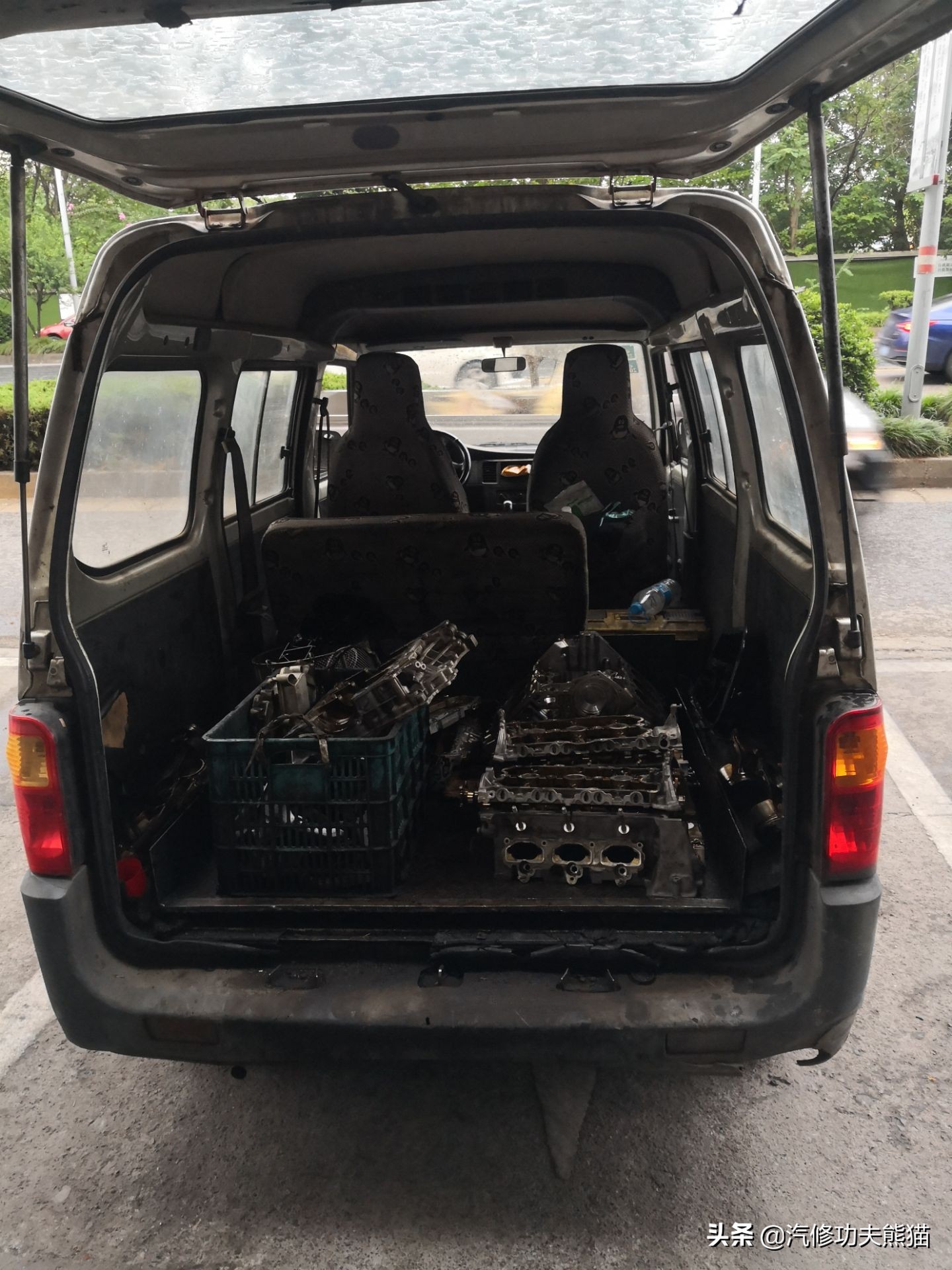 奥迪a8l烧机油严重有什么征兆,奥迪a8l烧机油现象普遍吗