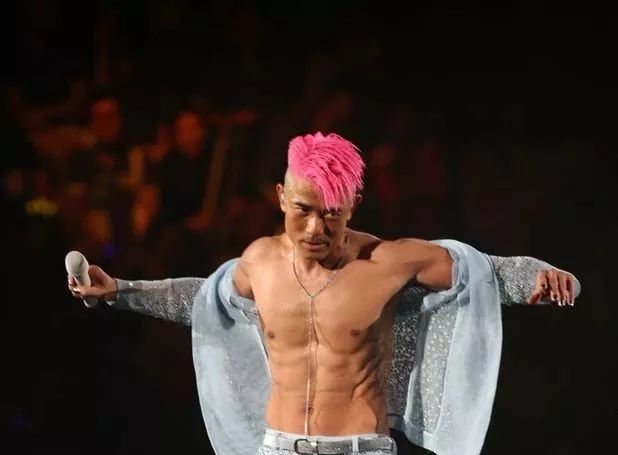 亲爱的热爱的韩商言腹肌,韩商言露出全部腹肌