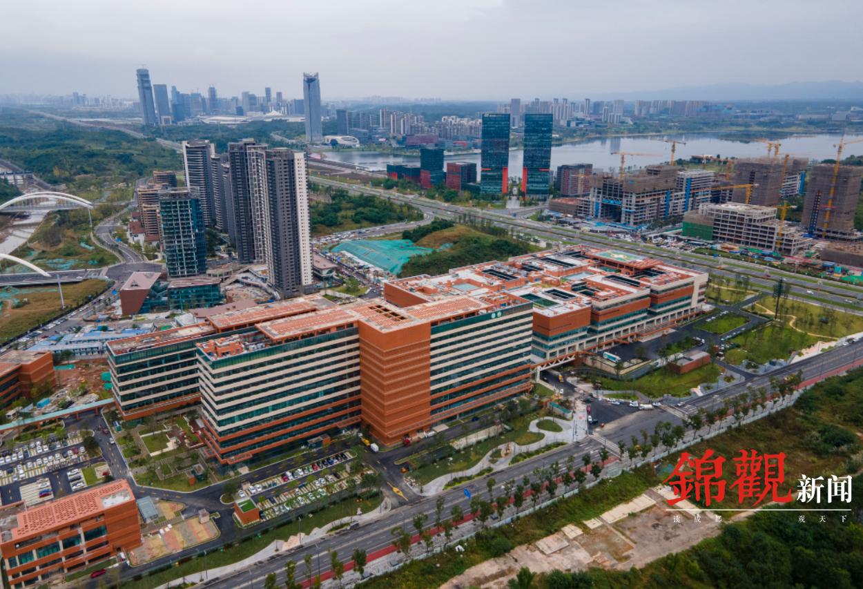 “高颜值”+“实力派”小锦带你提前探访华西天府医院