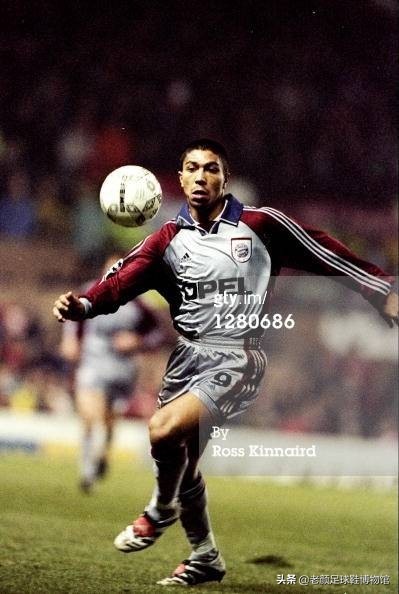 巴西十大生不逢时的球星,巴西最年轻进球