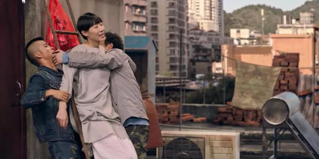 小制作没大腕儿，《无名之辈》为何能顶住压力逆袭票房？