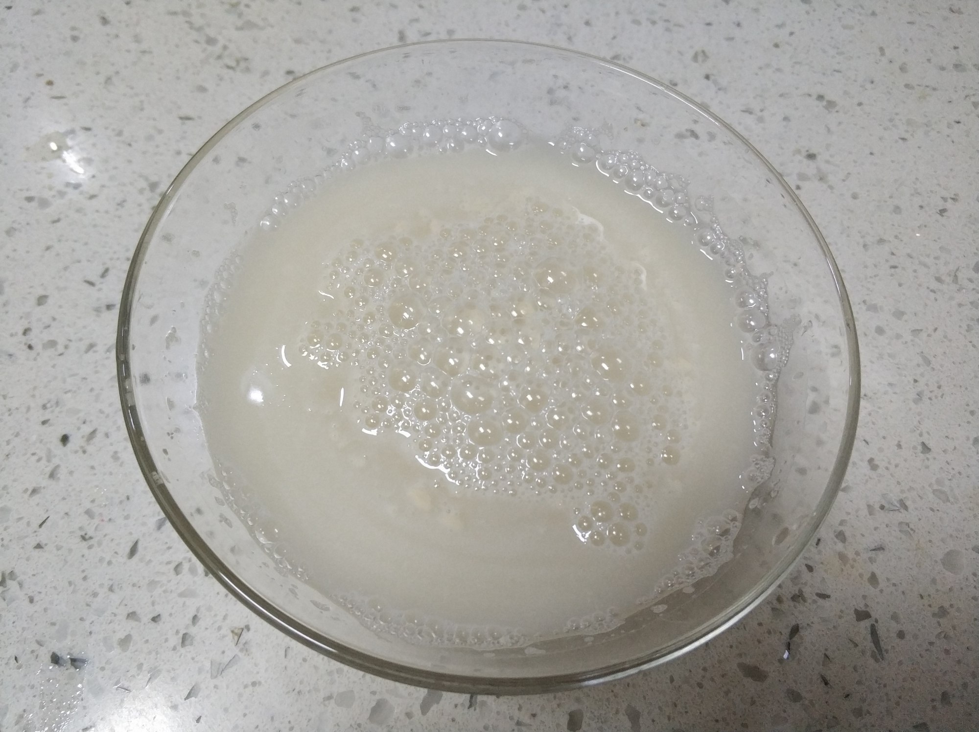 就教大家一个快速发面的小窍门,教你快速发面