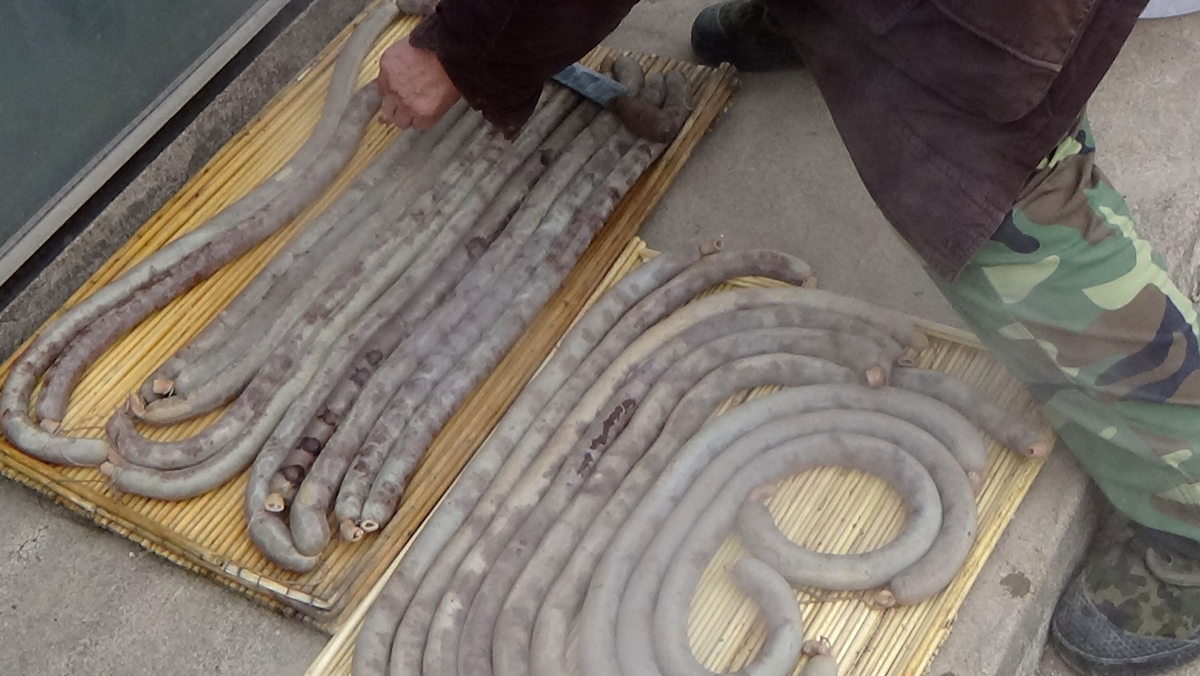 东北杀年猪来吃猪肉,老东北杀年猪