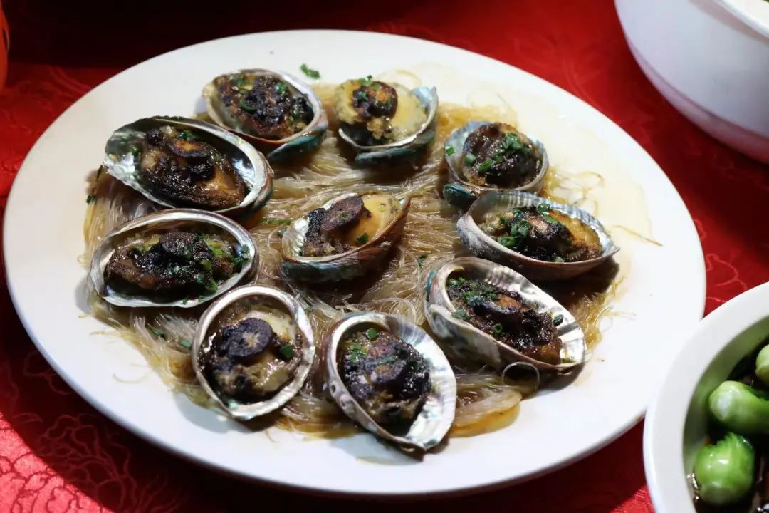 快来！今年在东方明珠塔、国际会议中心、市中心大饭店过年啦