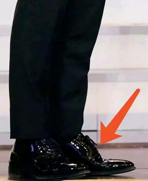 黄晓明穿增高鞋视频,黄晓明内增高现场