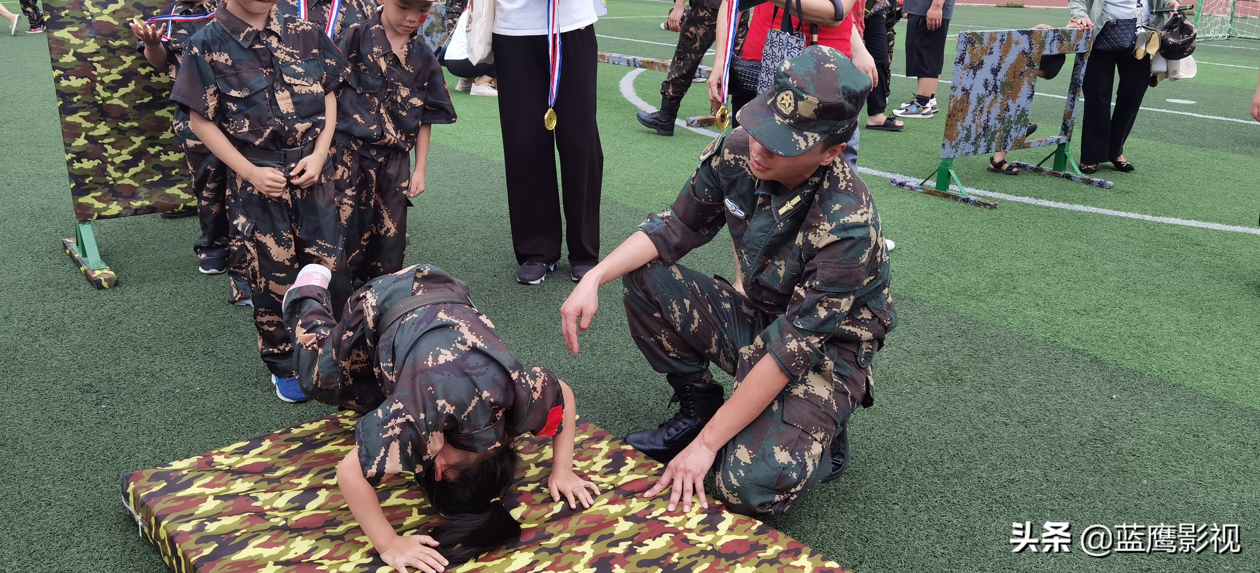 我是小小兵幼儿园军事活动,幼儿园儿歌我是小小兵活动反思