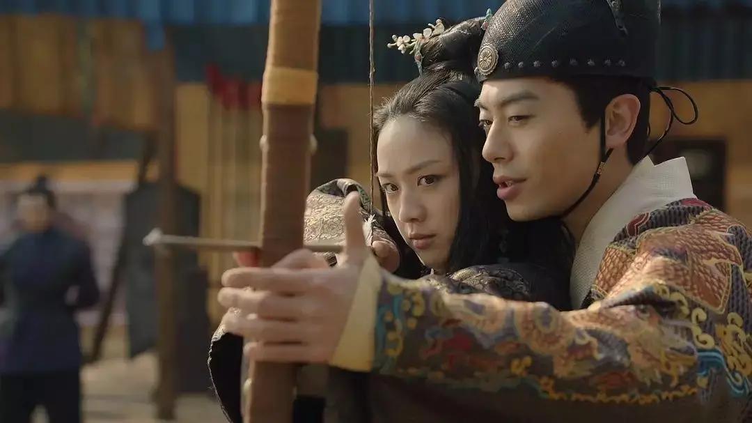 2019网络剧变：期许和忧思，总有一些要背进下个10年