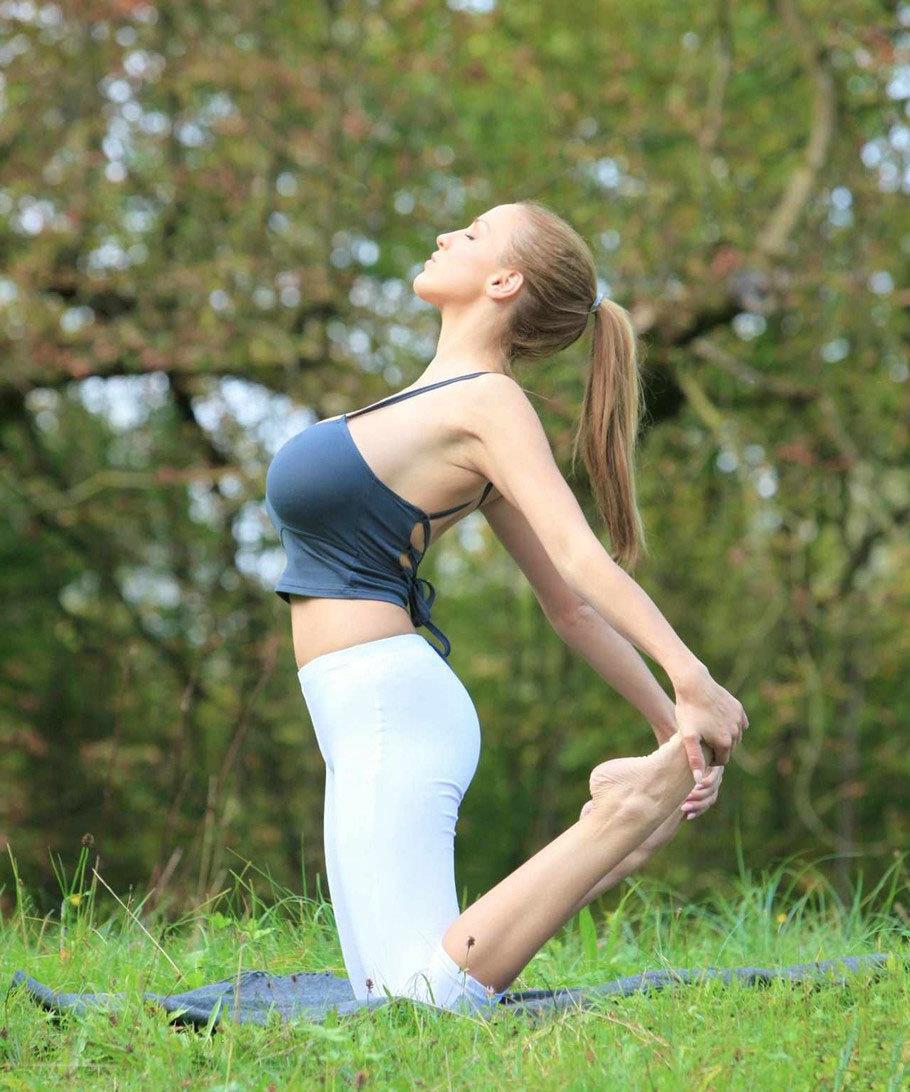 基础瑜伽塑形瑜伽,德国瑜伽教练