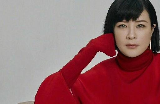 看见了吗，你们的“老公”都在为她们仨赚钱