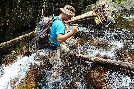 户外登山用几个登山杖,户外运动登山知识大全