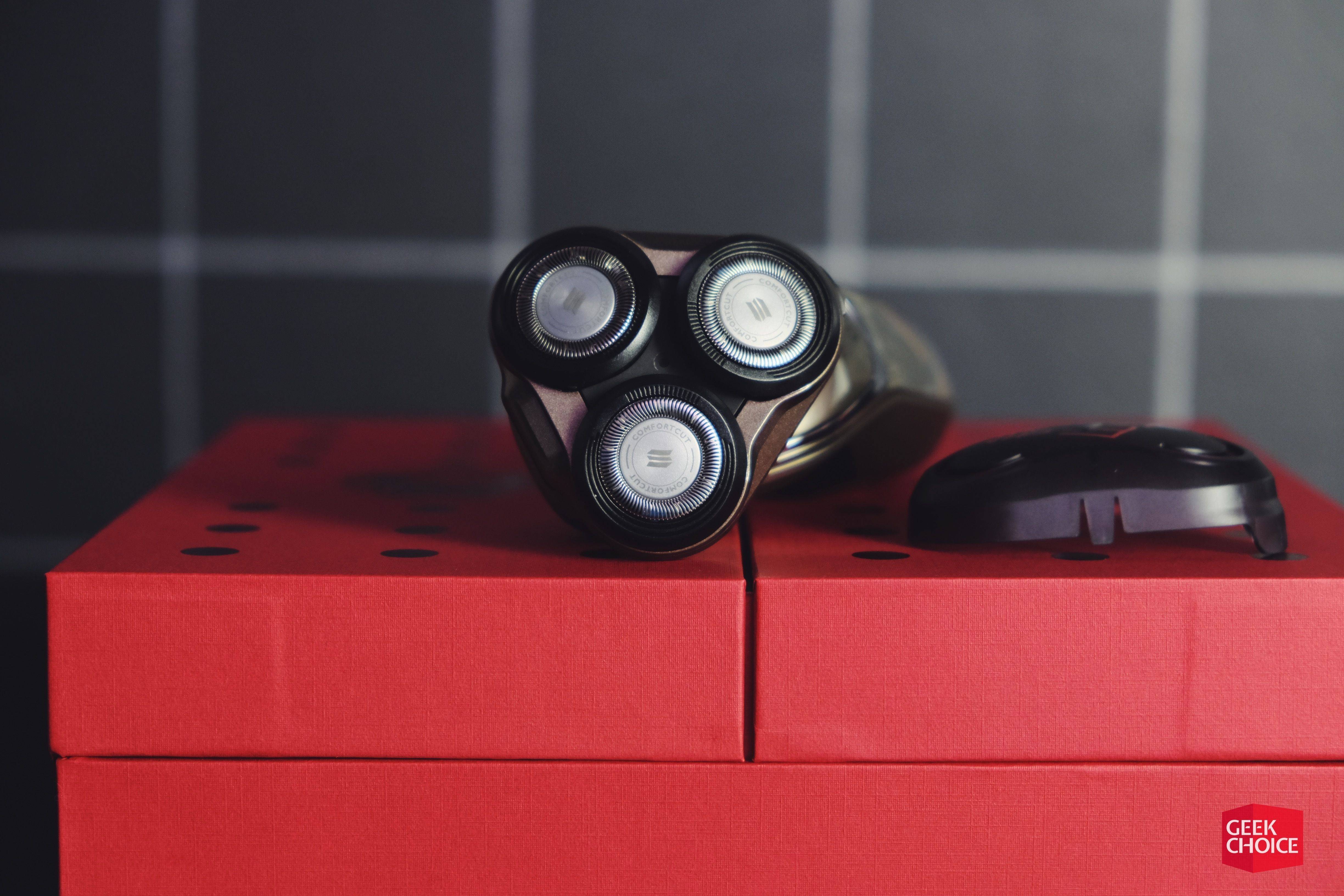 飞利浦出了一款「故宫风」的电动剃须刀