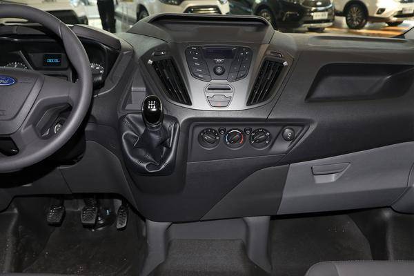 福特全顺2.0t柴油几个油,福特全顺2.0tecoboost汽油发动机