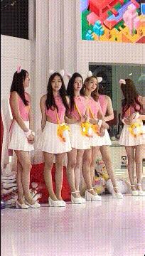 搞笑gif段子不由自主的咽了下口水,搞笑gif吃饭要优雅我真的做到了