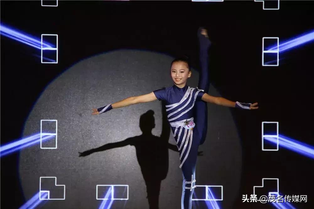 涓界櫥楗间笟浼樻儬鐩存挱,涓界櫥楗间笟鎶栭煶澶ц禌