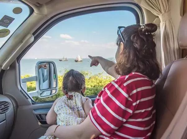 飞翔房车拉摩托,飞翔带上音乐去旅行