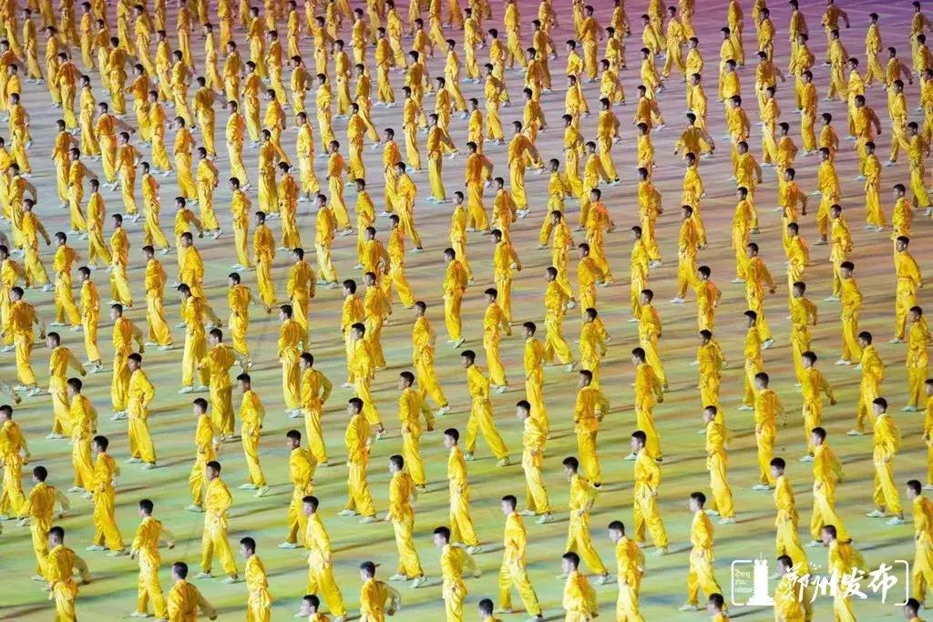 郑州奥体中心震撼场面,郑州奥体中心晚上视频