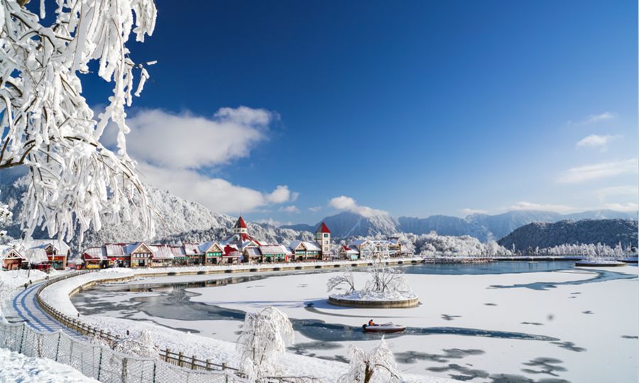 成都3-5天看雪泡温泉自驾游,成都周边泡温泉看雪景