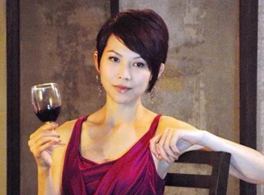 高颧骨脸颊凹妆容,高颧骨有办法改善吗