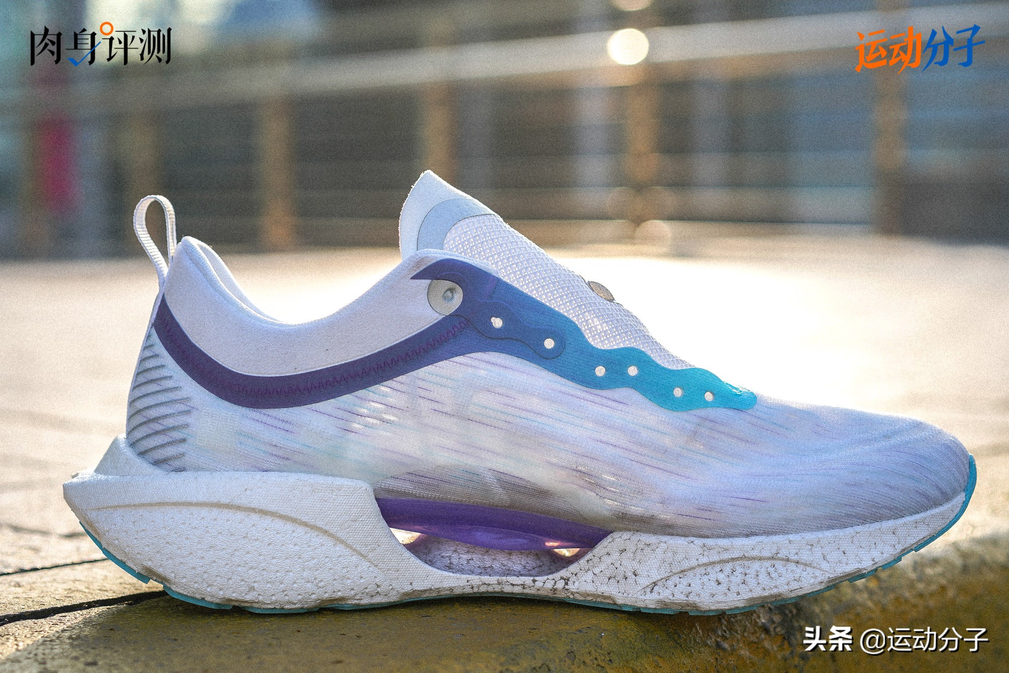 李宁超轻18代回弹,李宁超轻18的会变硬吗