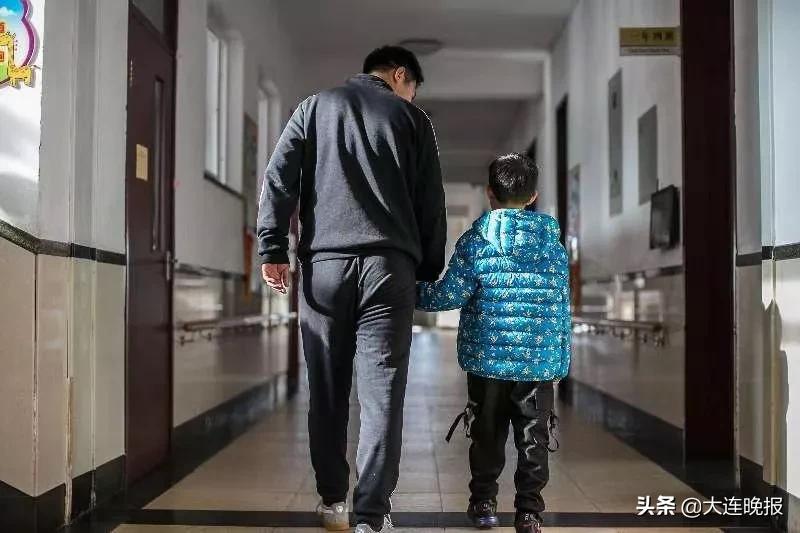 大连高校师生感动视频,这两位教师感动中国