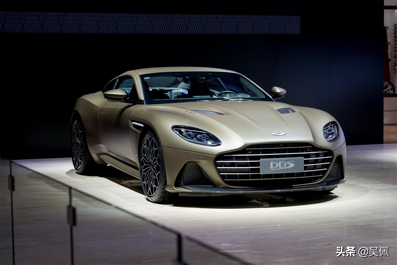 除了DBX，阿斯顿·马丁还有3款国内仅各发售一台的特别版车型