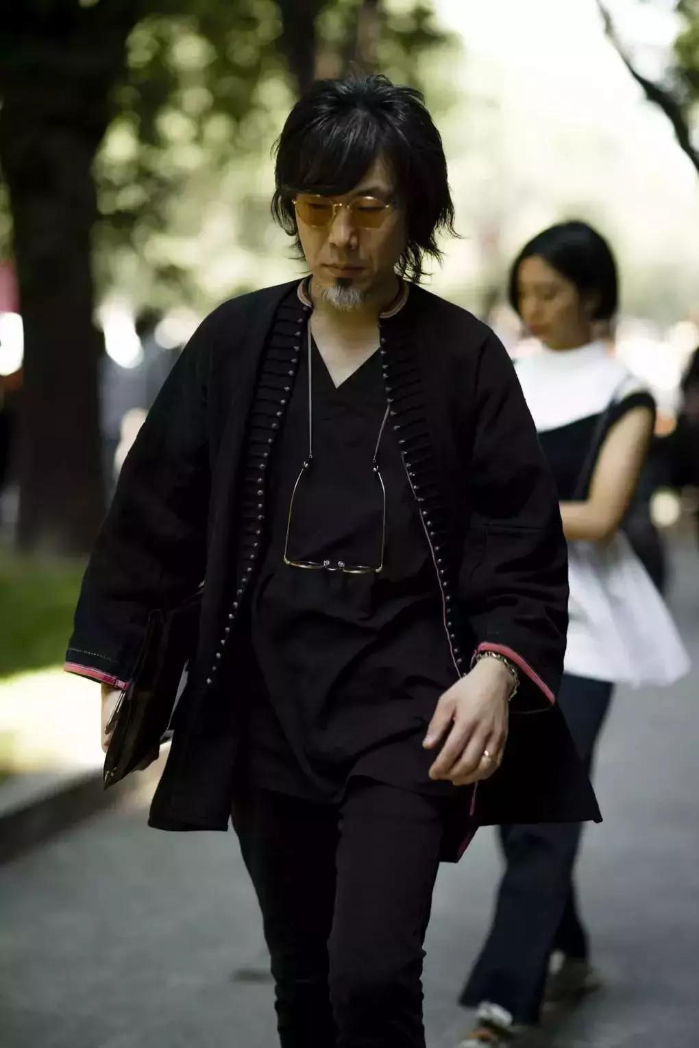 太阳镜最佳戴法,智能穿戴太阳镜