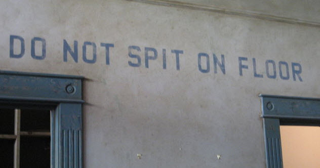 唾液的功效和作用的视频,唾液对人体居然有这九大功能