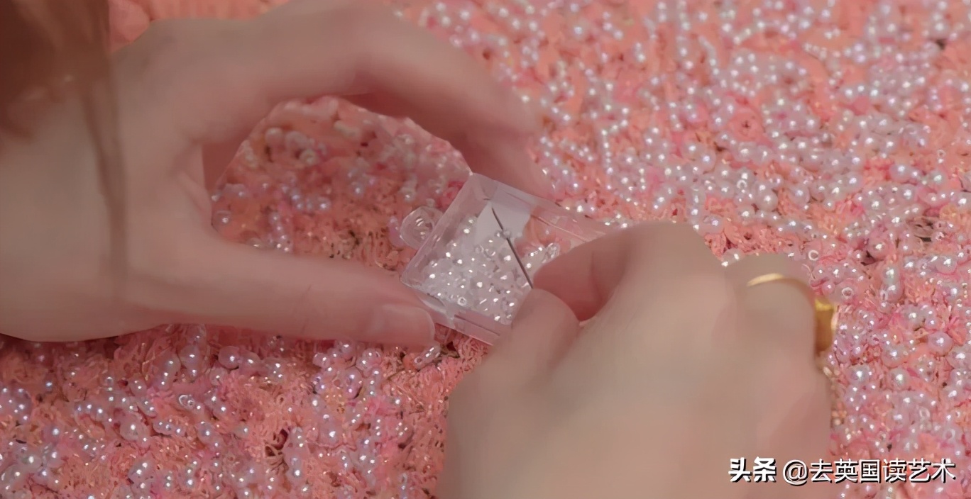 他以一己之力，让UAL的毕业典礼变成“女装大佬”的异装盛会