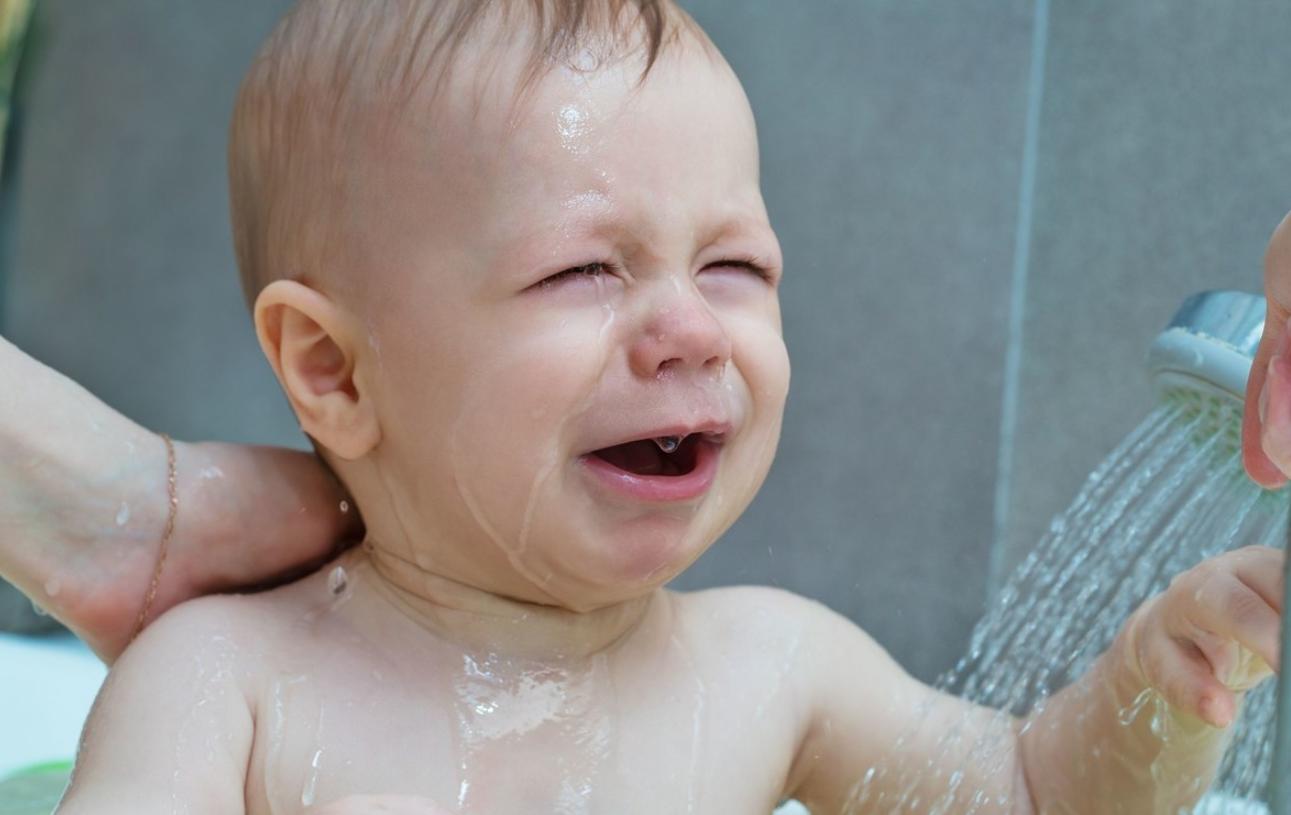 宝宝不喜欢洗澡试试这8个小妙招,孩子不愿意洗澡怎么哄