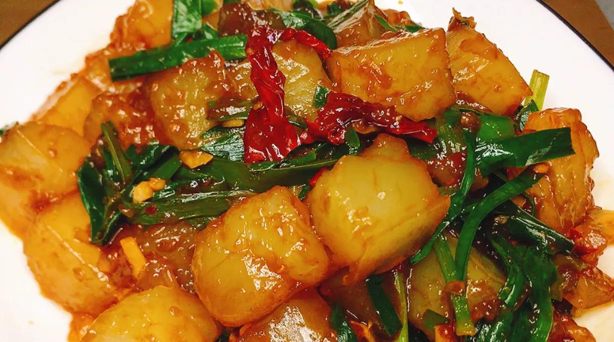 蒜炒凉粉的家常做法,炒凉粉放蒜香粉