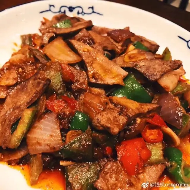 钱枫变身美食吃播，大口吃肉，难怪昔日帅少年，已胖到二百多斤