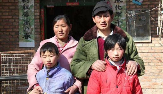 大衣哥朱之文讲述遭踹门细节,大衣哥专访踹门事件朱之文回应