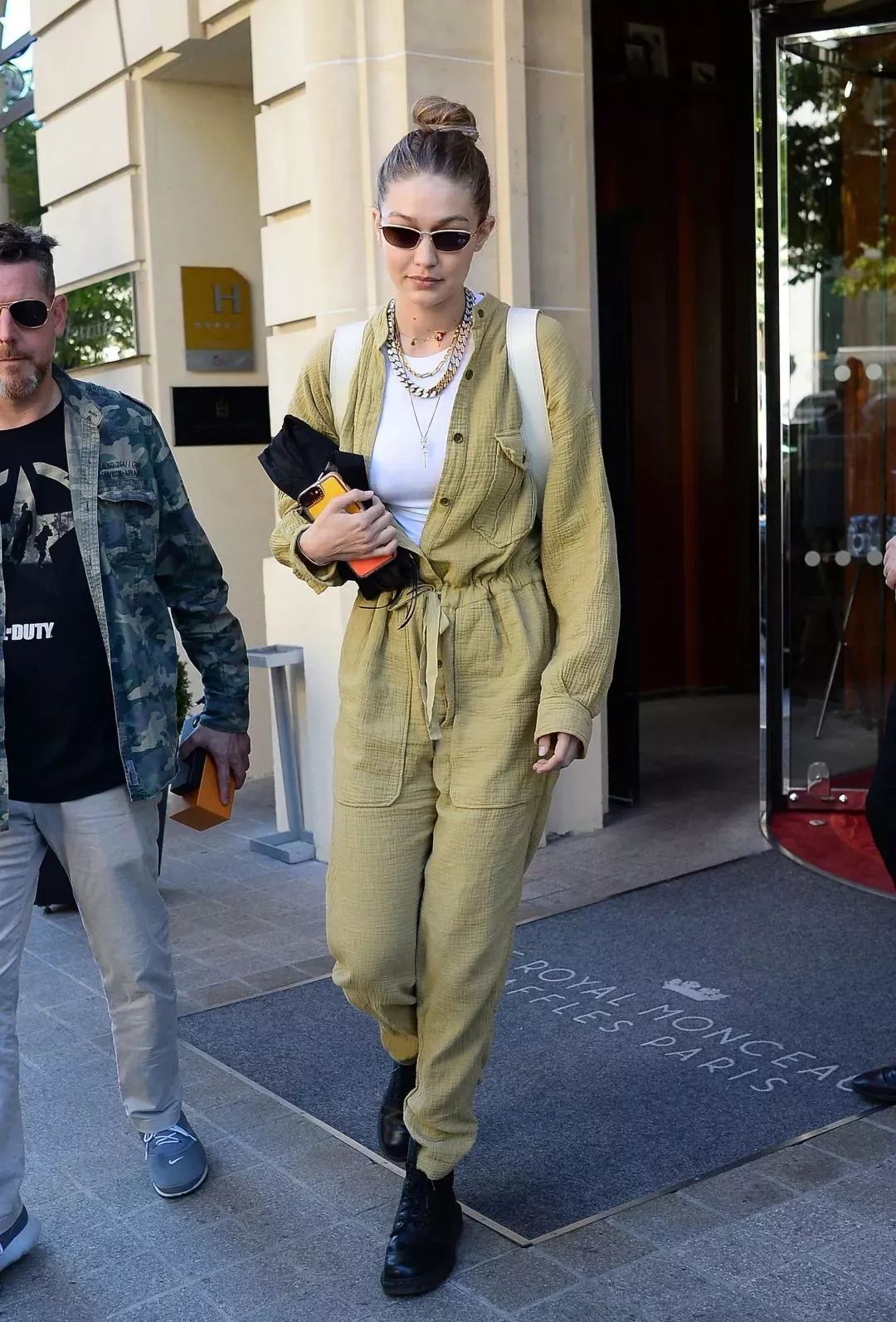 一双靴子竟然可以这么百搭,一双靴子有1kg吗