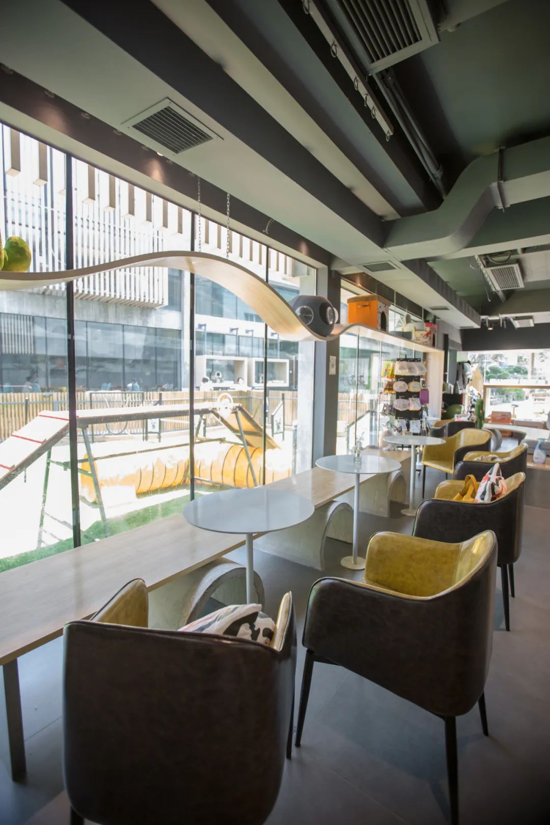 「椒霸霸×1CAKE」联名来啦！只要28.9元，和爱宠共享悠然午后