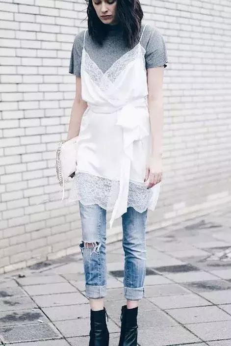 洋气上档次吊带裙秋冬内搭,今年最火的吊带裙内搭