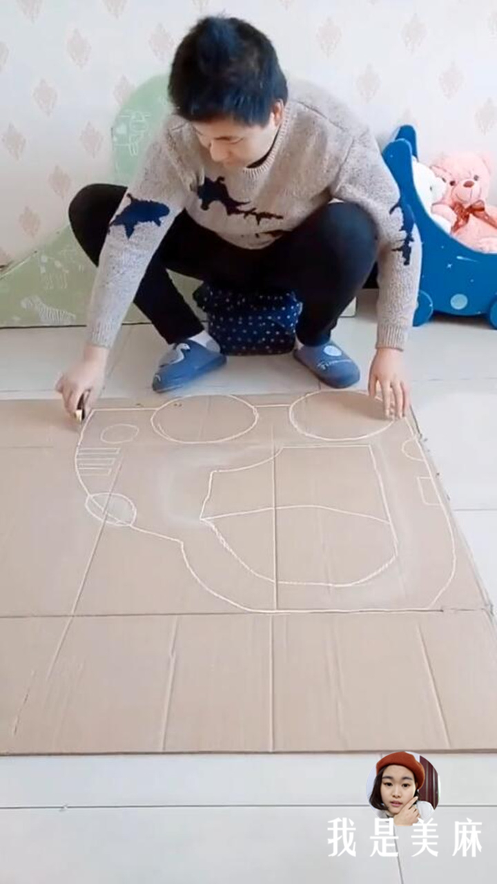 废纸箱自制小汽车简单又漂亮,用纸箱做宝宝小汽车