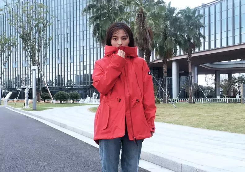 冲锋衣也要修身好看！红色才是最撩人的配色哦