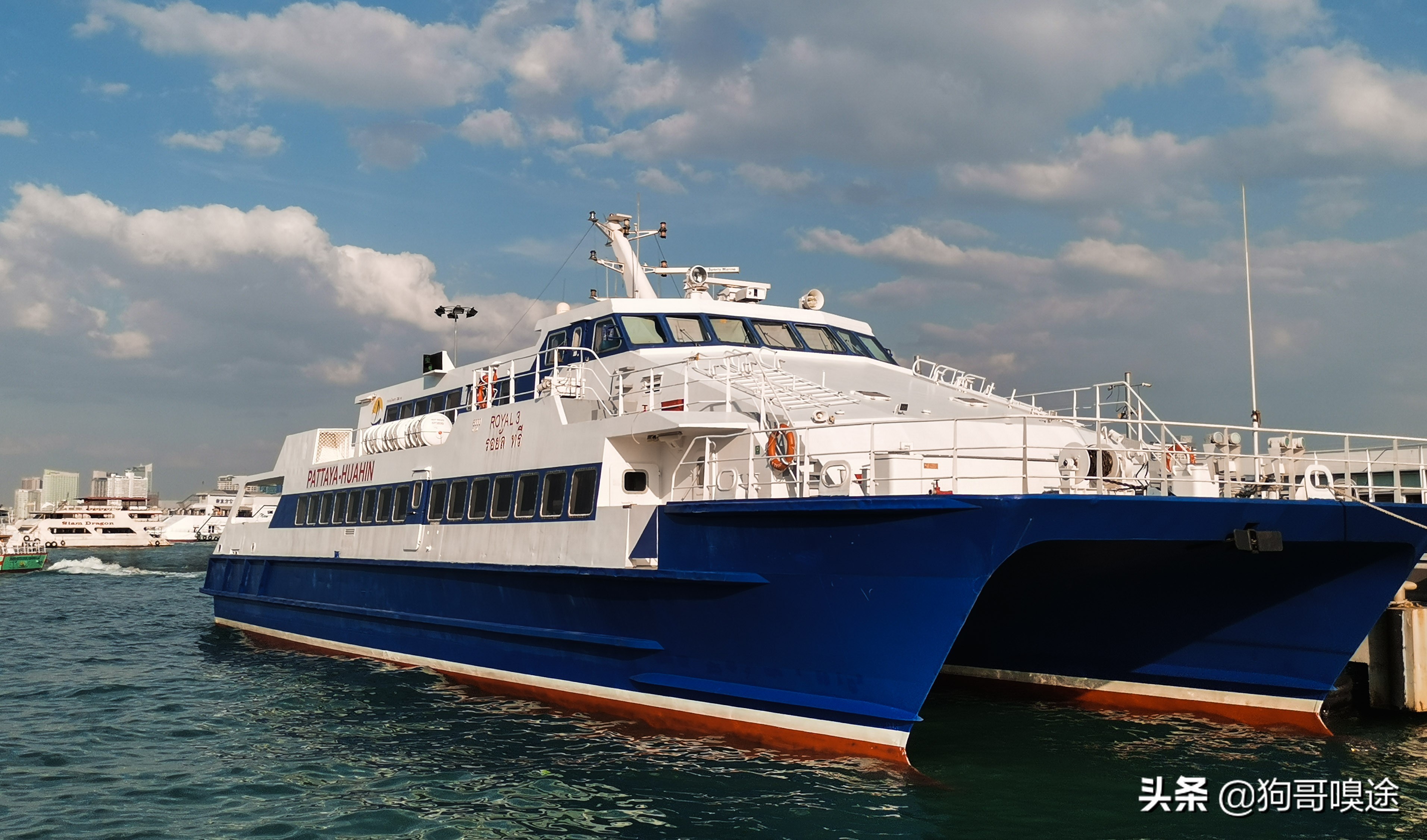 芭提雅灯红酒绿夜生活,夜晚的芭提雅真的是灯红酒绿