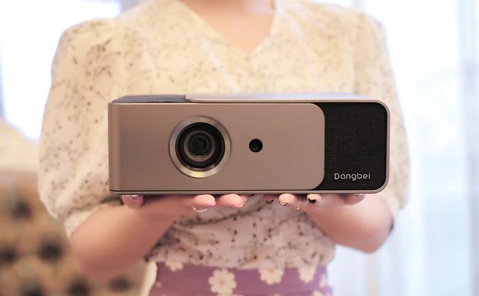 在直播间买的投影仪发现不值,直播间买的投影仪靠谱吗