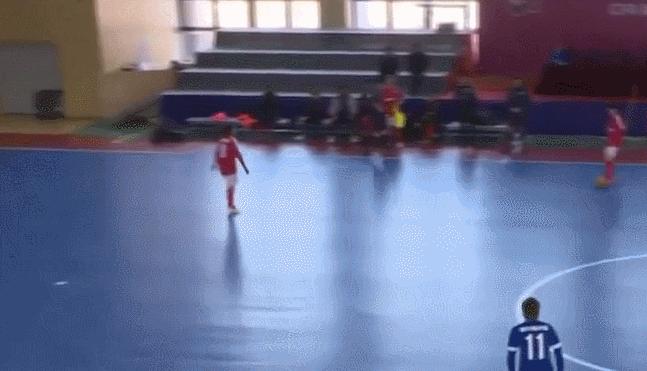 足球五人制裁判跑位,五人制裁判跑位